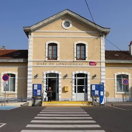 Studio confort tout équipé, Wifi, proche ORLY MASSY PARIS * Longjumeau