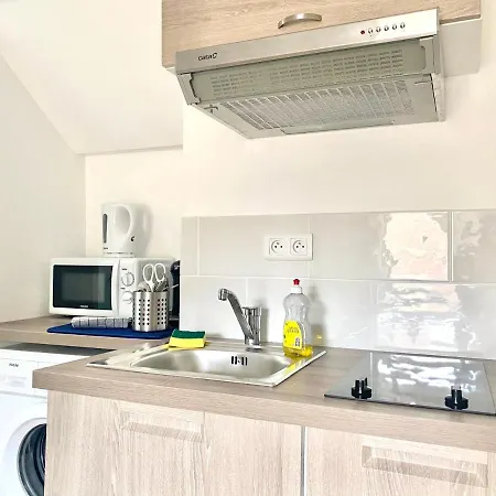 Studio confort tout équipé, Wifi, proche ORLY MASSY PARIS Appartamento