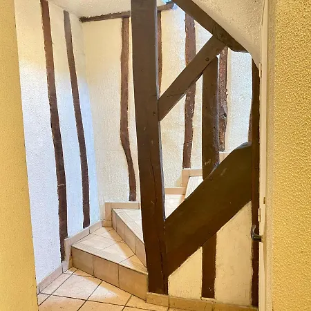 Studio confort tout équipé, Wifi, proche ORLY MASSY PARIS *